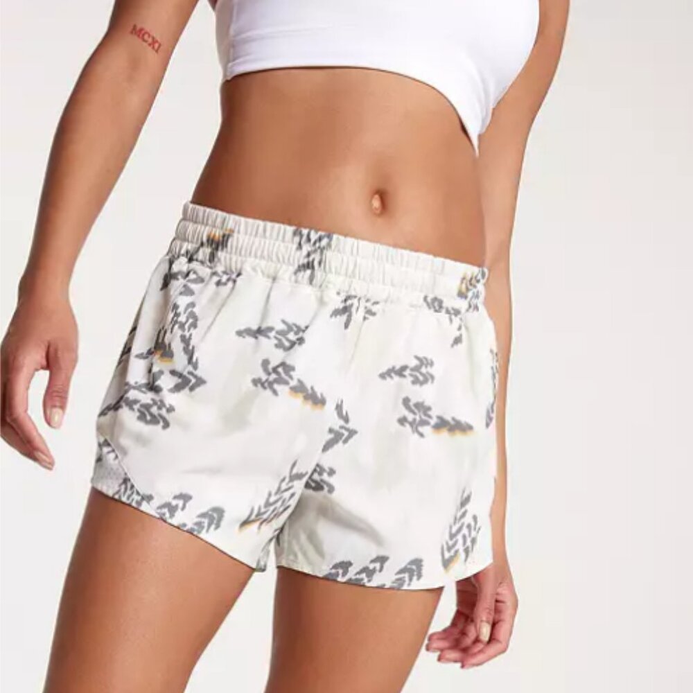 CALIA Women's Mid Rise Infinity Run Short